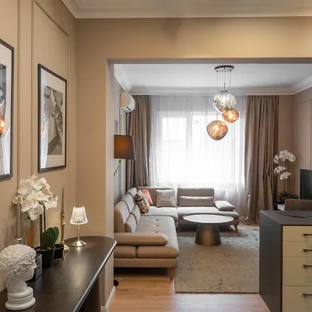 Amber Corner I Brand New Flat Location *