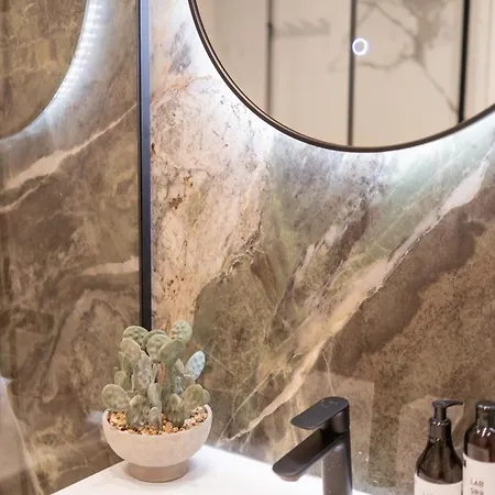 Amber Corner I Brand New Flat Location * София