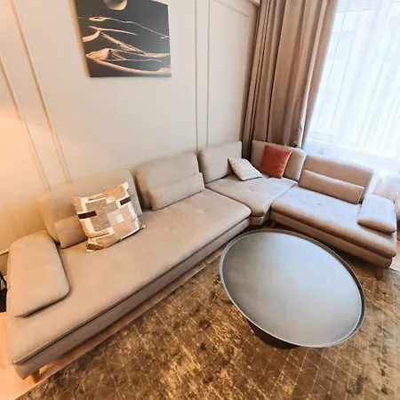 Amber Corner I Brand New Flat Location *