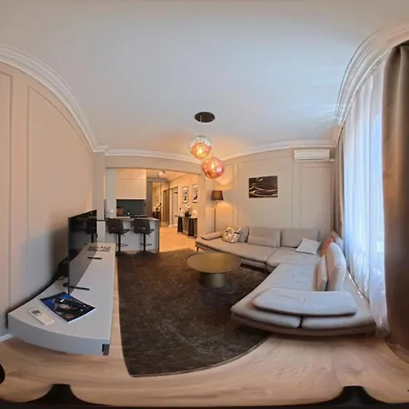Amber Corner I Brand New Flat Location 公寓 *