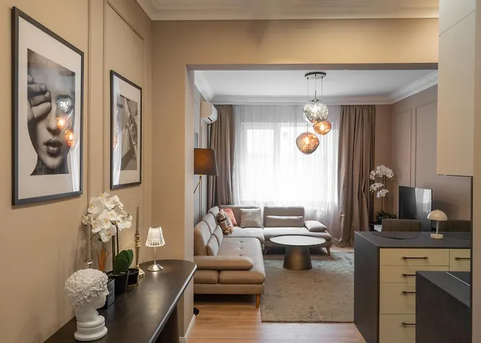 Amber Corner I Brand New Flat Location *